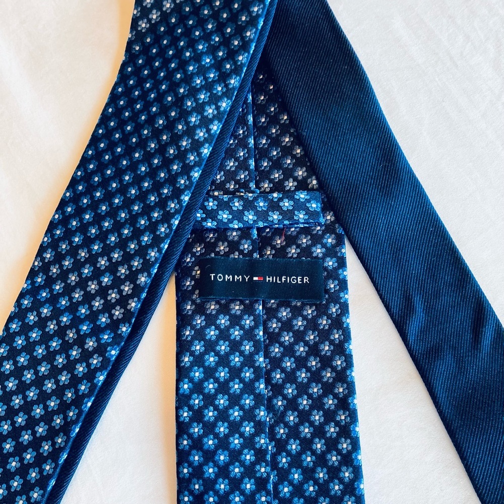 Tommy Hilfiger Mens  Business Tie